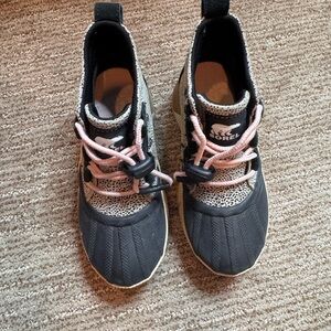 Sorel Kids Black and Light Pink Waterproof Lace-Up Boots